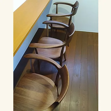 支え支えて支えられ